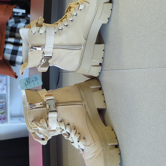 Steve Madden Size 6 Tan utility/combat type boots - Picture 6 of 8